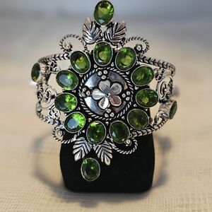 Green Gemstone Floral Cuff Bracelet - Women Jewelry